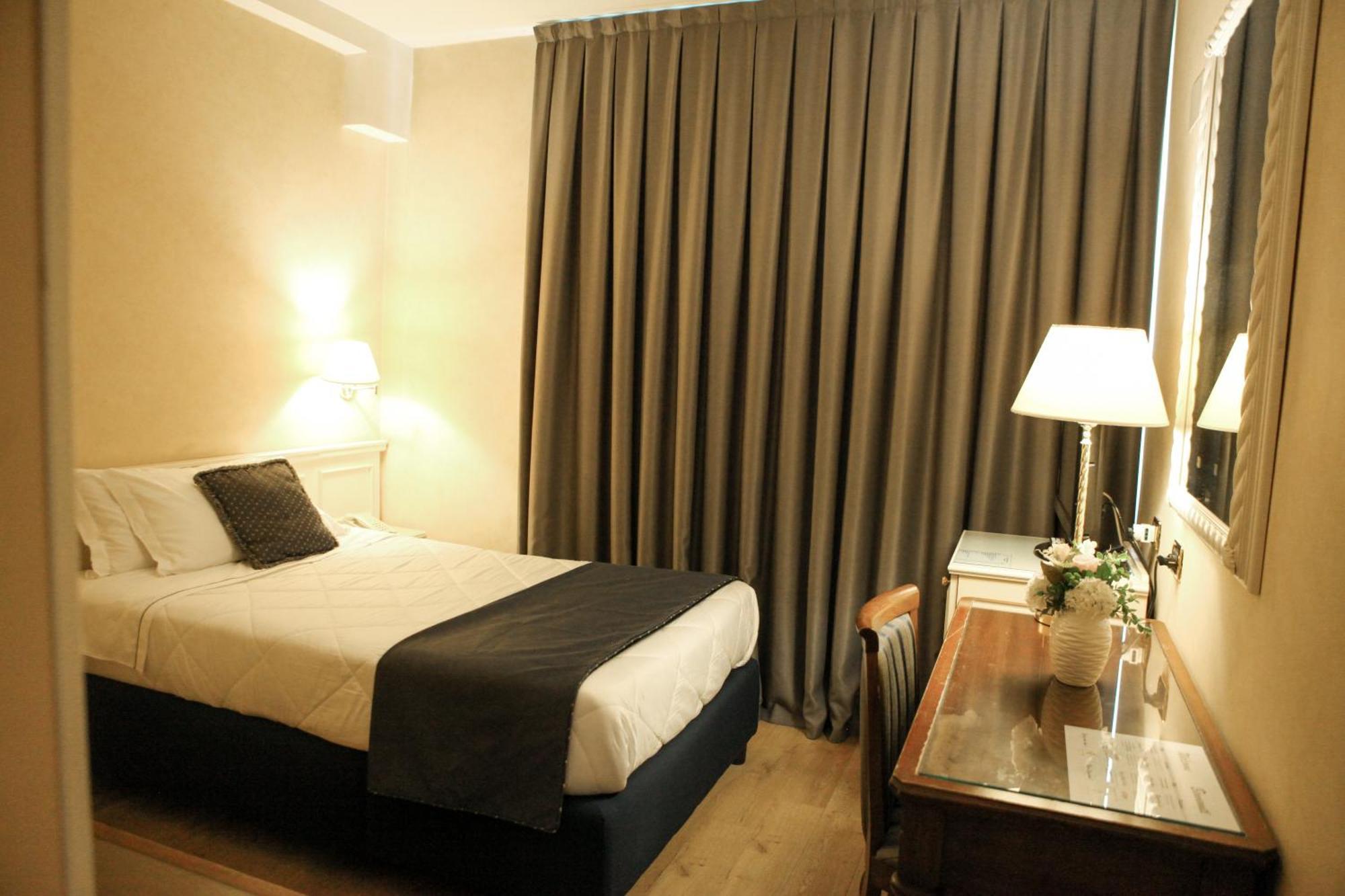 Hotel I Gigli โนลา ภายนอก รูปภาพ